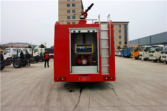 8噸 東風(fēng)D9水罐消防車(chē)