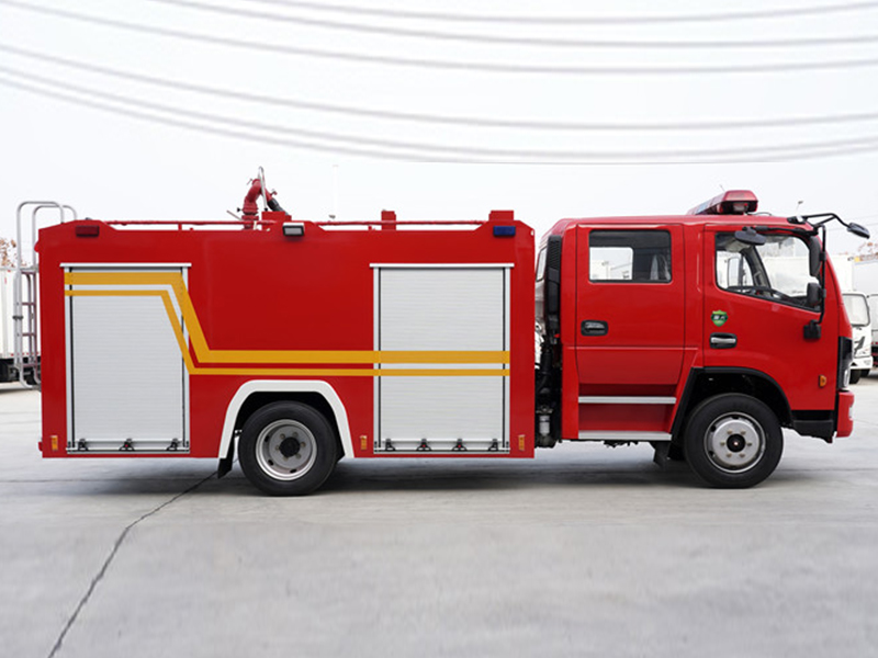東風(fēng)多利卡4噸水罐消防車