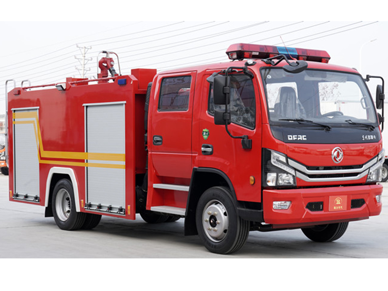 東風(fēng)多利卡4噸水罐消防車