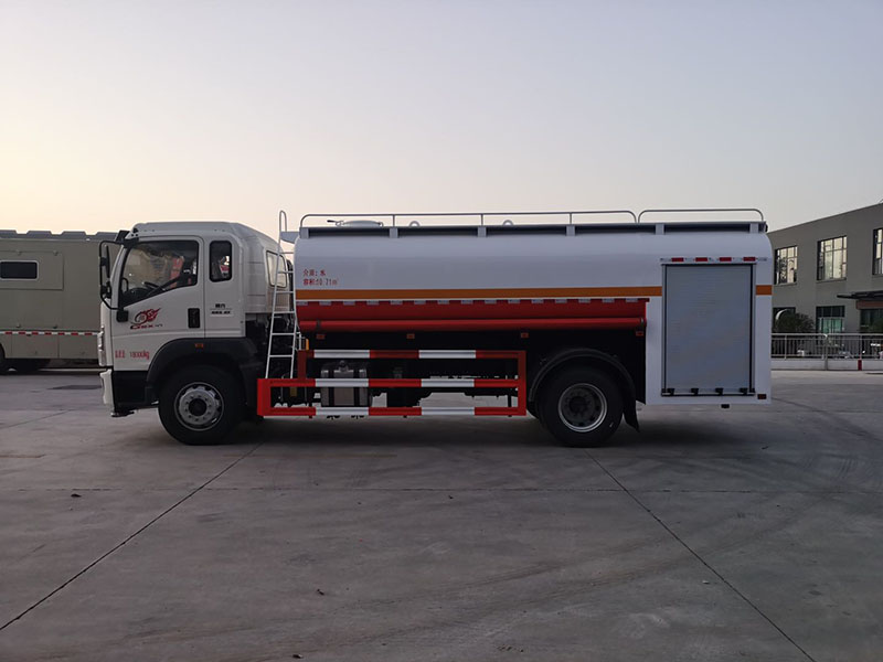 12方重汽豪沃國六消防灑水車