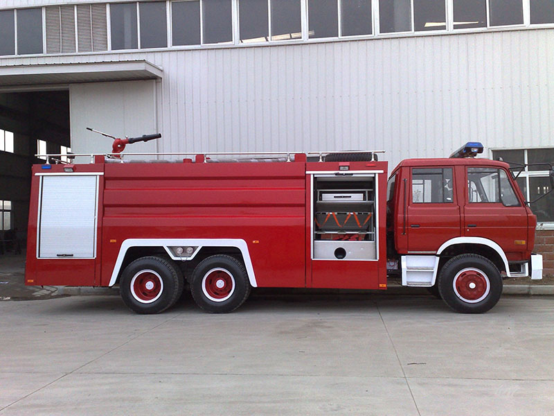 東風1208泡沫消防車