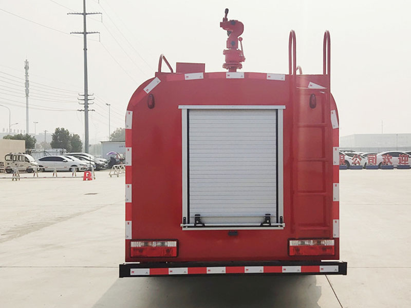 瑞力4噸消防灑水車