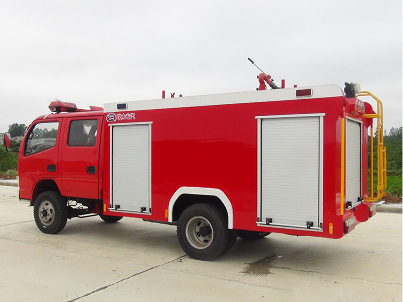 小多利卡水罐消防車(chē)