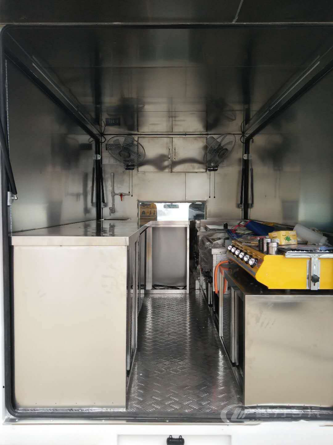 廂長(zhǎng)3.2米北汽昌河 售貨車